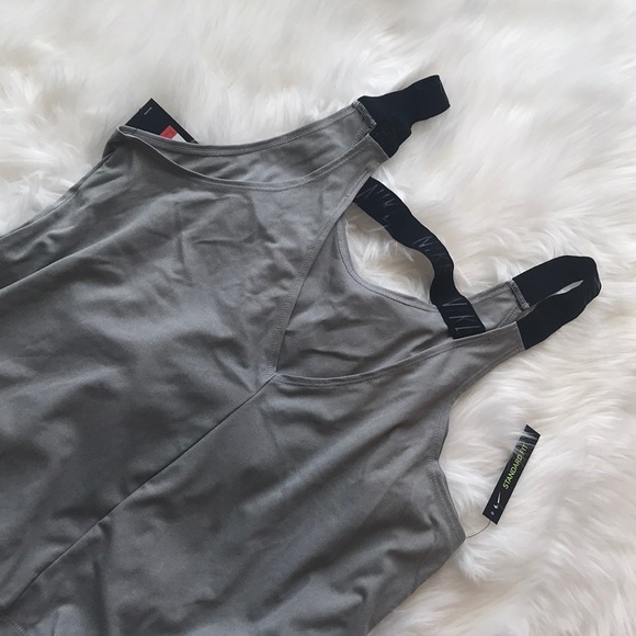 🌸 Nike tank top 🌸 - Picture 3 of 6